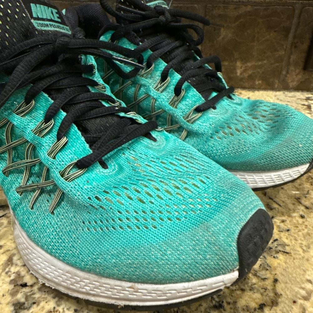 NEW NIKE AIR ZOOM PEGASUS shoes 32 Green women 8.5